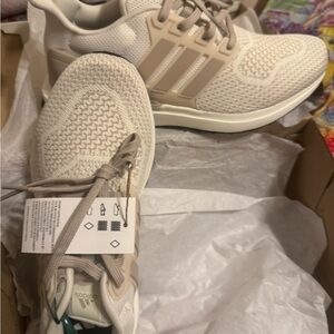 UBounce DNA sneakers